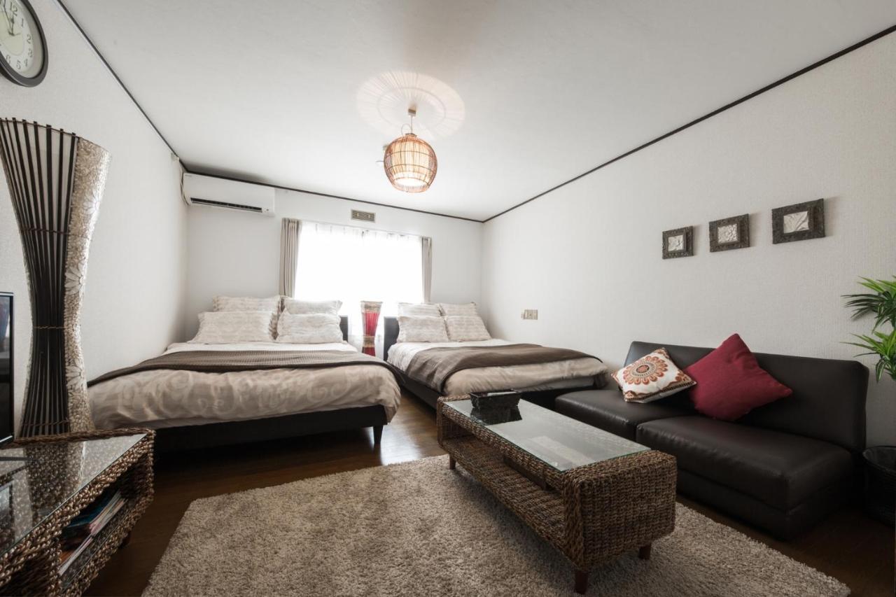 Flat Peace Chair House #205 * Onna